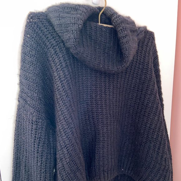 Knit Turtle Neck Sweater || Black - Picture 2 of 5